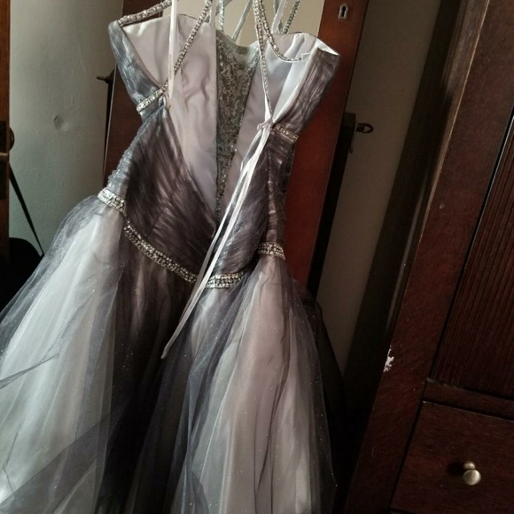 ⭐⭐⭐⬇***Prom Dress*** - Picture 5 of 8